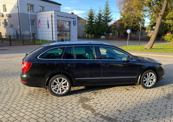 Skoda Superb cena 32000 przebieg: 240000, rok produkcji 2011 z Skalbmierz małe 16